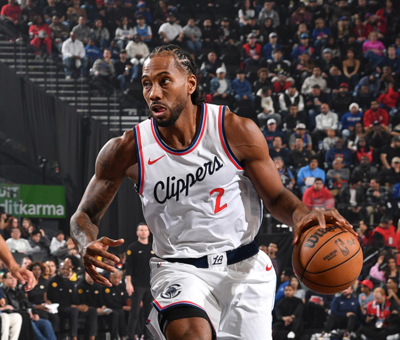 洛杉矶德比激烈对决，湖人险胜快船