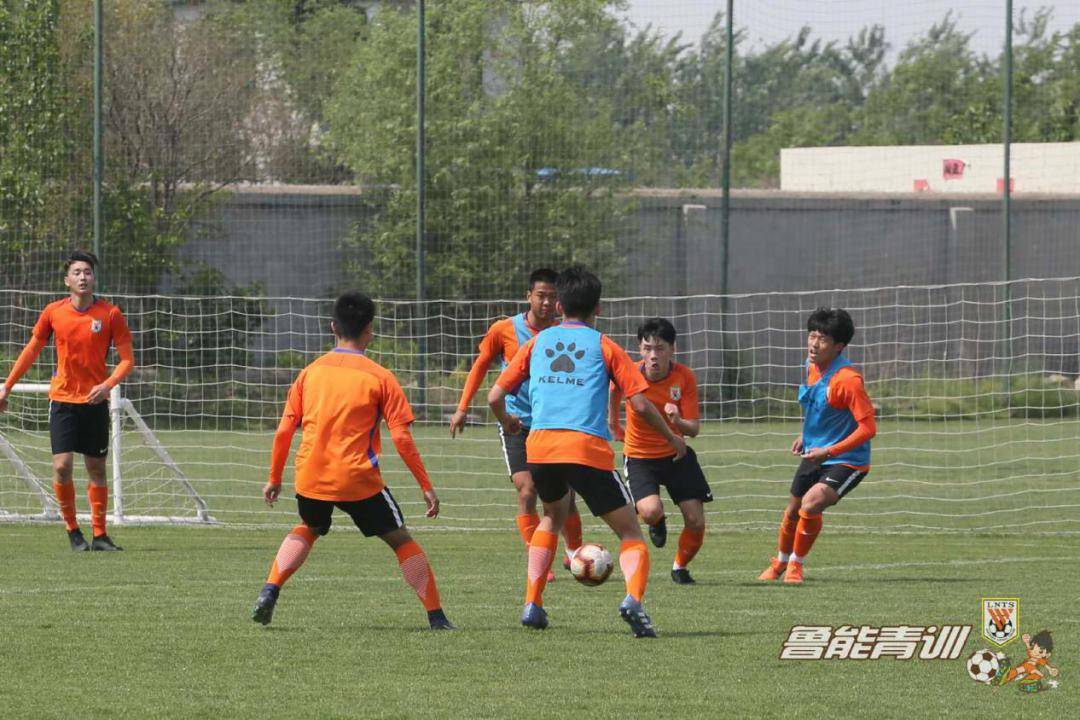 青少年“奔跑梦想”在福州举办大型青训交流会,推动青训普及的简单介绍 青少年“奔跑梦想”在福州举办大型青训交流会,推动青训普及的简单介绍