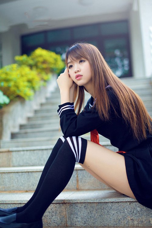 “青少年足球联赛精彩纷呈,吸引众多青少年前来观赛”,青少年足球联赛直播