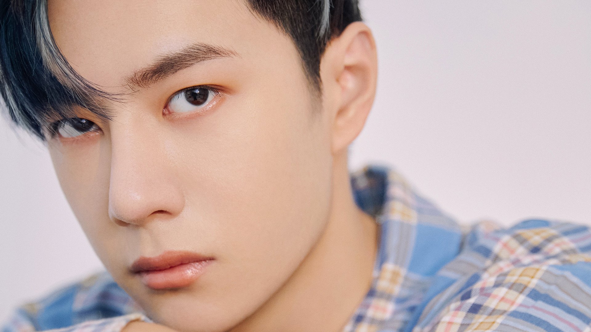 比利时骑手拉里萨·保利斯在2024年巴黎奥运会盛装舞步比赛中以“Luna”马匹获得第七名，展现出色表现。