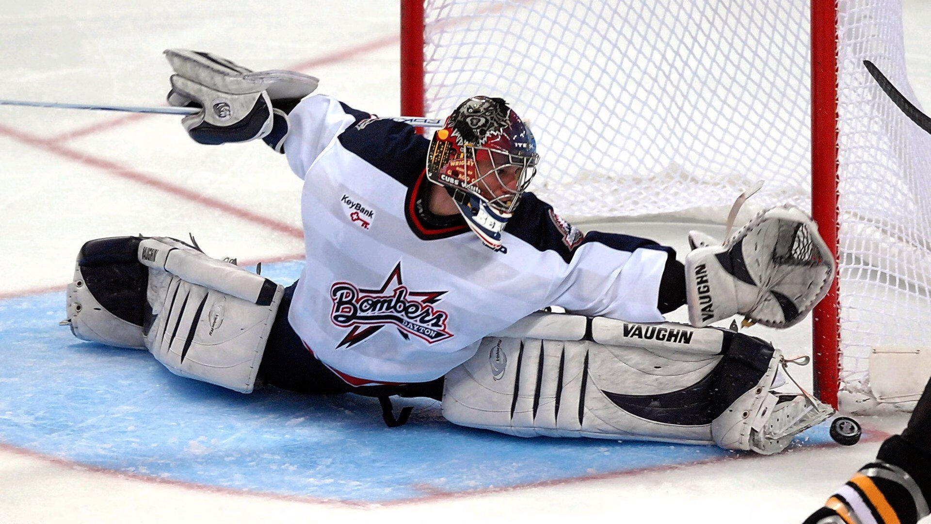 巴特尔的防守技巧成为袋鼠队后防线的重要保障,巴特尔打球厉害吗