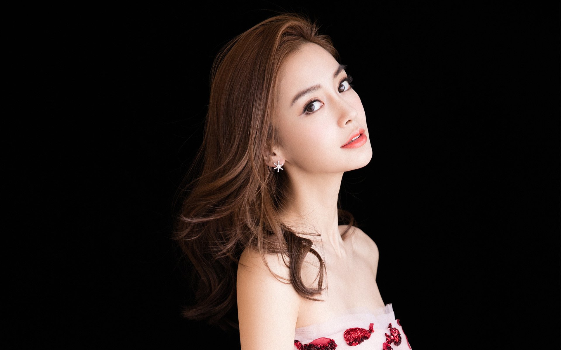 美洲杯明星闪耀：精彩突破助力球队升华！，美洲杯有哪些明星